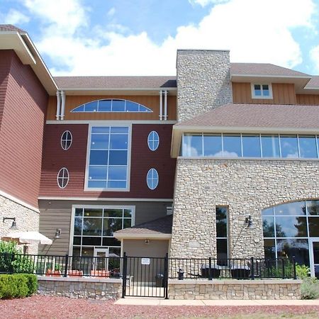 Spacious Furnished Suite At Peninsula Bay Resort Traverse City Exterior photo